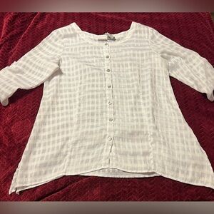 EUC White Stag Textured Shimmery White Button-Up Shirt Women’s Size Large